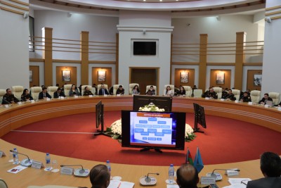 FHN Akademiyasında “Konstitusiya və Suverenlik: Hüquqi təminat və təhlükəsizlik aspektləri” mövzusunda dəyirmi masa keçirilib.